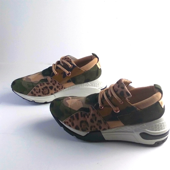 Steve Madden Shoes - Steve Madden cliff kakki and green camo animal print p sneakers size 7.5